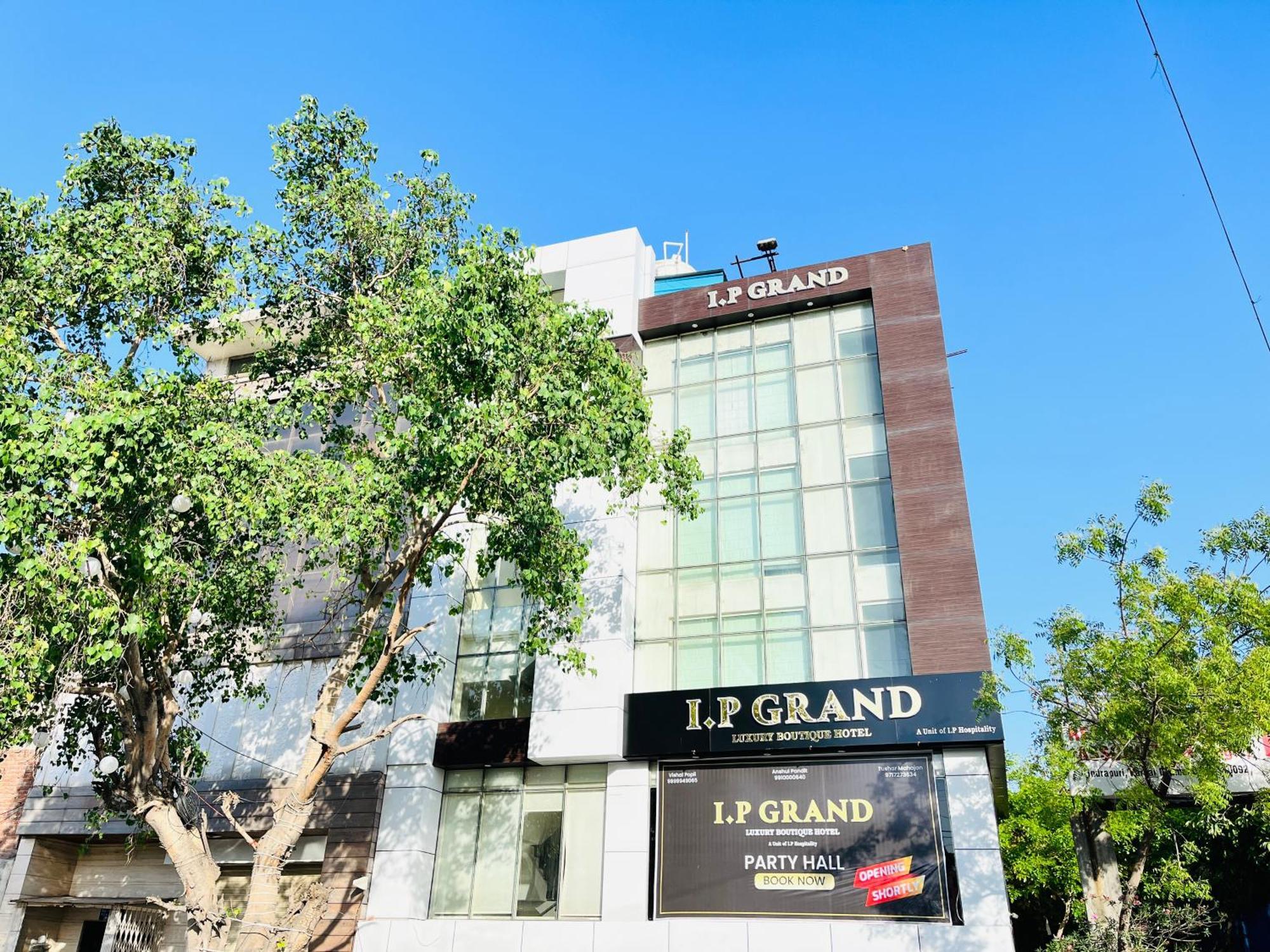 Hotel Aura Ip Grand Karkardooma Metro Station New Delhi Couple Friendly Экстерьер фото